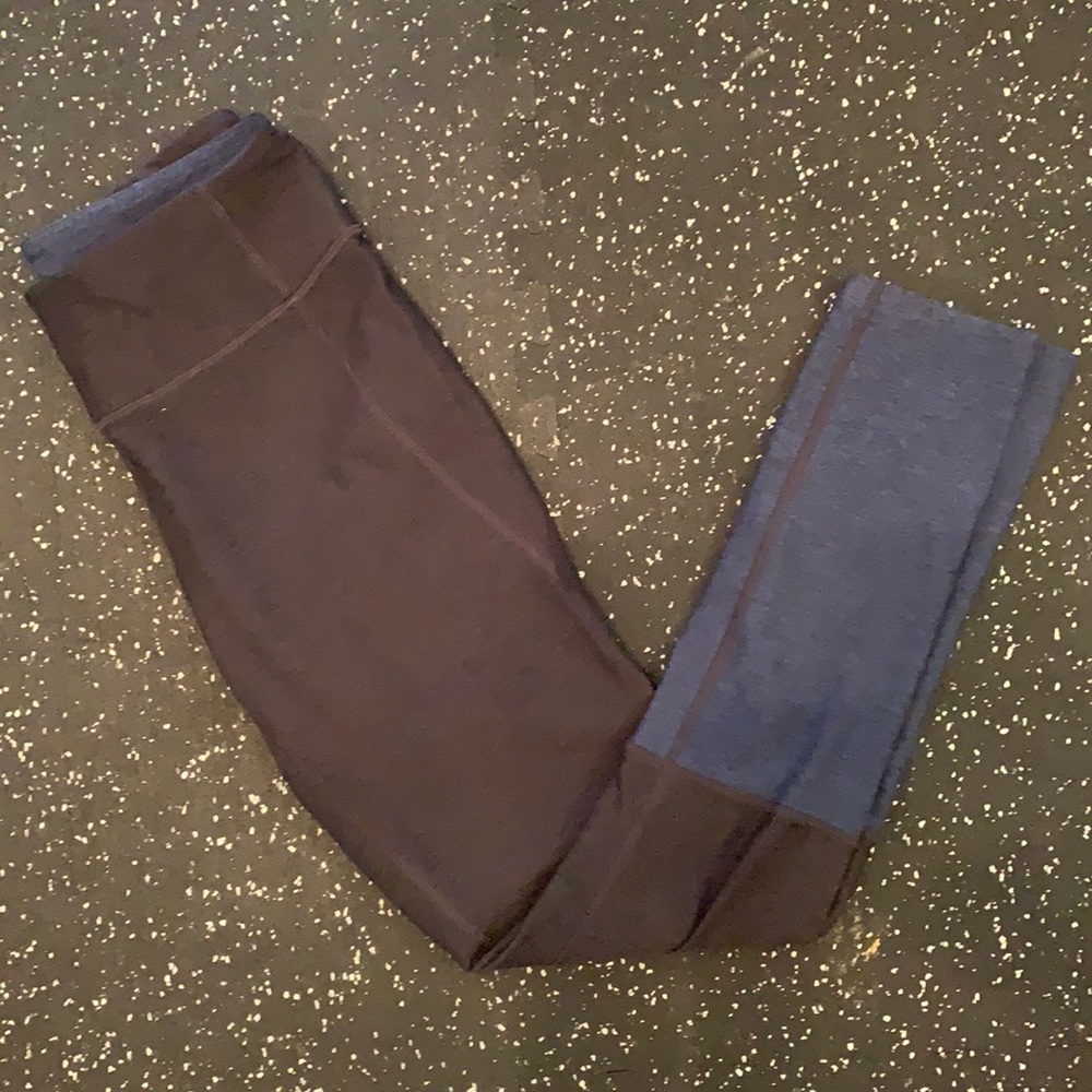 Black and navy outdoor voices 3/4 leggings